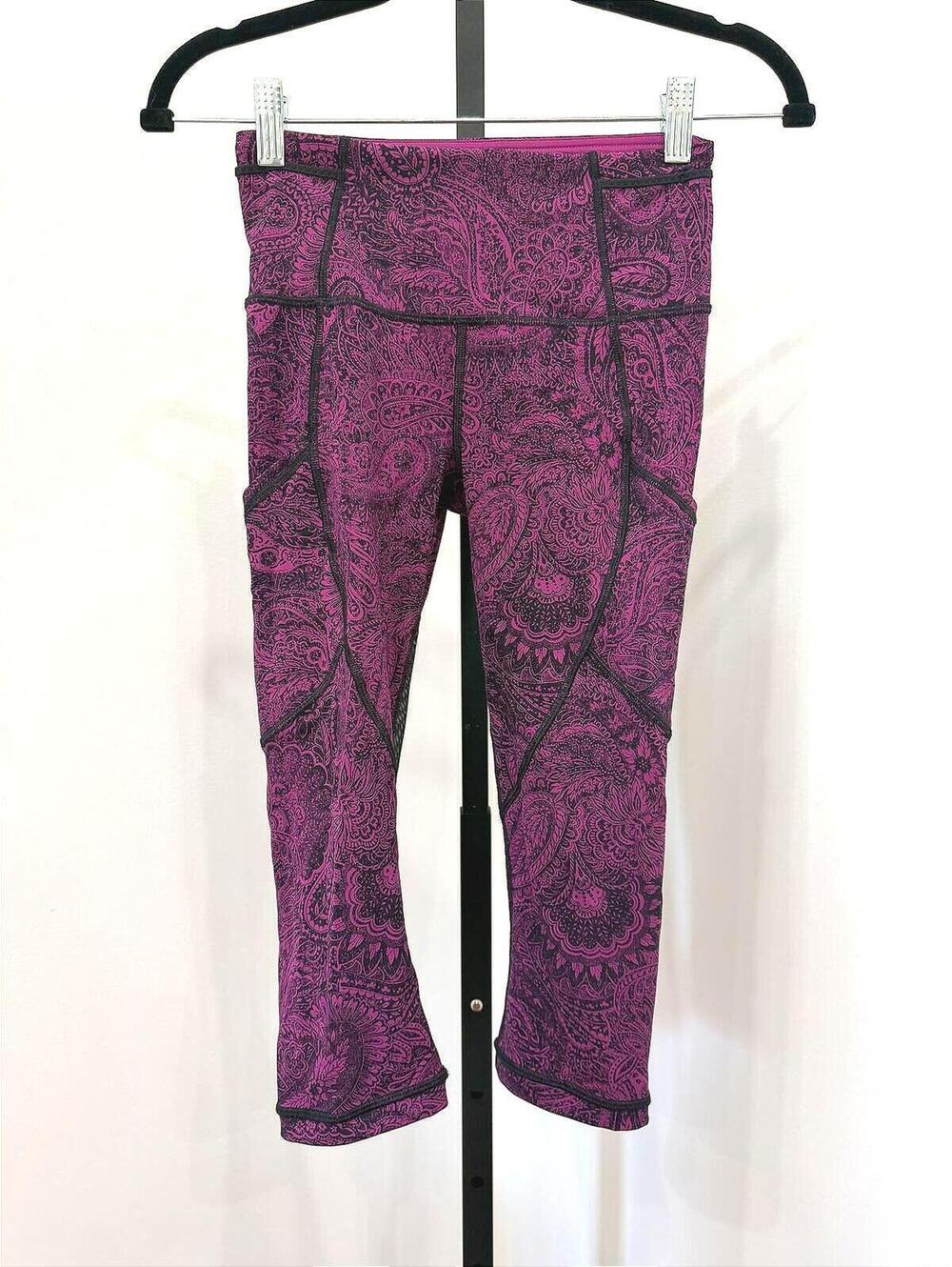 Lululemon Purple Paisley Patterned Athletic Leggings Size 2 Outrun Crop